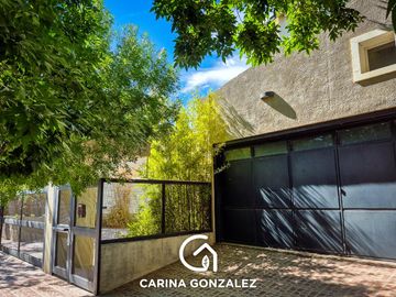 Casa en  B. Capellán