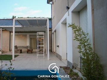 Casa en  B. Capellán
