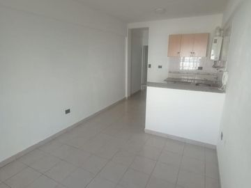 VENTA DPTO 2 AMB PB R. DE ESCALADA 4 CUADRAS AV H. YRIGOYEN