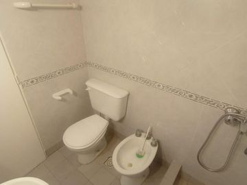 VENTA DPTO 2 AMB PB R. DE ESCALADA 4 CUADRAS AV H. YRIGOYEN