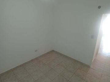 VENTA DPTO 2 AMB PB R. DE ESCALADA 4 CUADRAS AV H. YRIGOYEN