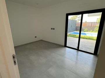Se vende Casa en Barrio Privado Panambí