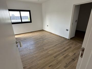 Se vende Casa en Barrio Privado Panambí