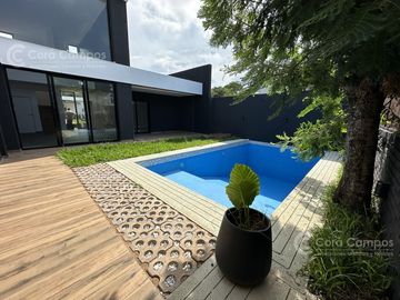 Se vende Casa en Barrio Privado Panambí