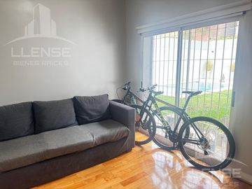 Casa 4 Ambientes con piscina en Venta - Quilmes