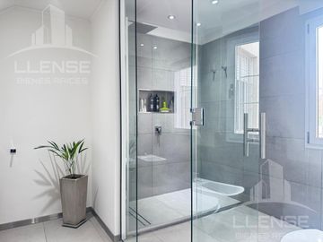 Casa 4 Ambientes con piscina en Venta - Quilmes