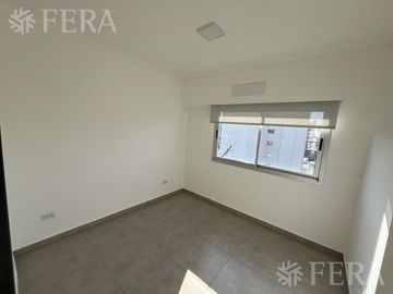 Venta Departamento 3 ambientes con doble balcón en Wilde