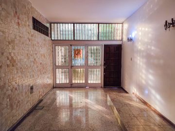 CASA PLANTA ALTA / LAVALLE 1100