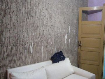 Casa de 2 dorm y fondo libre. Lote 8.66 x 23.66mts.-Banfield E.