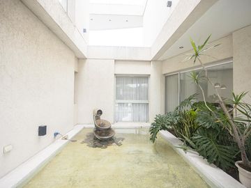 Casa con pileta en barrio El Cantón