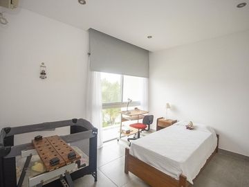Casa con pileta en barrio El Cantón
