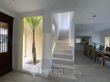 Casa en  Araucarias | Puertos del Lago | a la venta con pileta