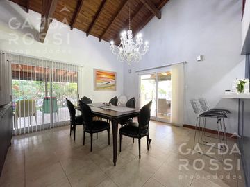 Casa con piscina en Echeverria Del Lago fondo a pulmón verde