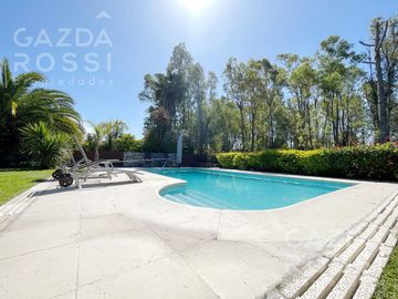 Casa con piscina en Echeverria Del Lago fondo a pulmón verde