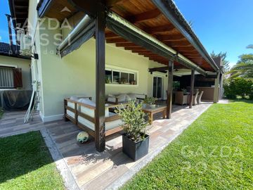 Casa con piscina en Echeverria Del Lago fondo a pulmón verde