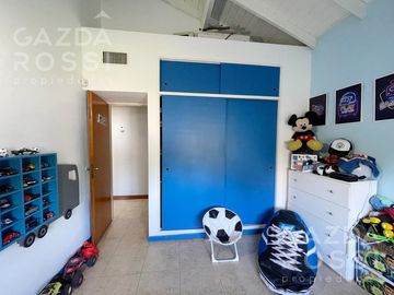Casa con piscina en Echeverria Del Lago fondo a pulmón verde
