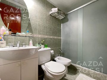 Casa con piscina en Echeverria Del Lago fondo a pulmón verde