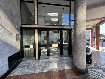 Juncal 600, Esq Av Del Libertador, Departamento/Oficina 4 Amb Con Dependencia Retiro
