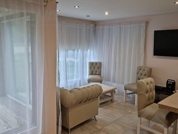 Casa  en venta Bariloche- 5 Ambientes , Barrio Cerrado,  km 6 entre Av, Pioneros y Av, Bustillo
