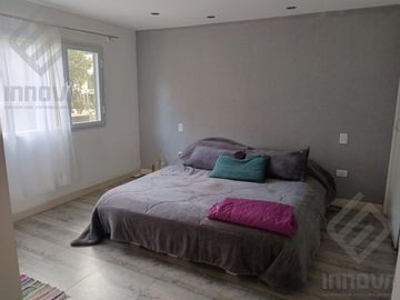 Casa  en venta Bariloche- 5 Ambientes , Barrio Cerrado,  km 6 entre Av, Pioneros y Av, Bustillo