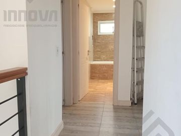 Casa  en venta Bariloche- 5 Ambientes , Barrio Cerrado,  km 6 entre Av, Pioneros y Av, Bustillo