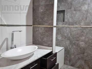 Casa  en venta Bariloche- 5 Ambientes , Barrio Cerrado,  km 6 entre Av, Pioneros y Av, Bustillo