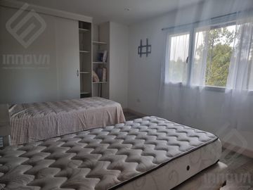 Casa  en venta Bariloche- 5 Ambientes , Barrio Cerrado,  km 6 entre Av, Pioneros y Av, Bustillo