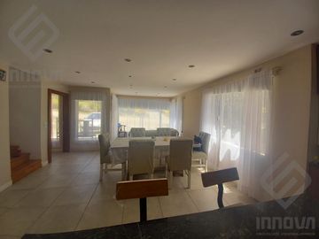Casa  en venta Bariloche- 5 Ambientes , Barrio Cerrado,  km 6 entre Av, Pioneros y Av, Bustillo