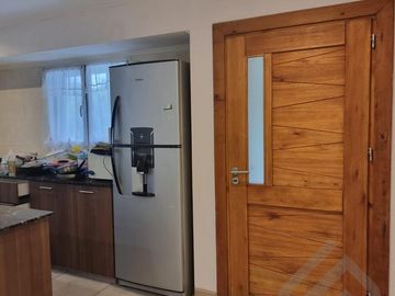 Casa  en venta Bariloche- 5 Ambientes , Barrio Cerrado,  km 6 entre Av, Pioneros y Av, Bustillo