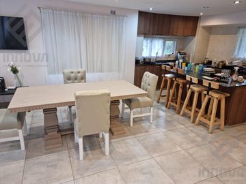 Casa  en venta Bariloche- 5 Ambientes , Barrio Cerrado,  km 6 entre Av, Pioneros y Av, Bustillo