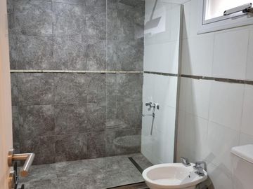 Casa  en venta Bariloche- 5 Ambientes , Barrio Cerrado,  km 6 entre Av, Pioneros y Av, Bustillo