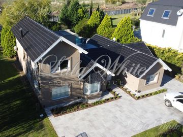 Venta - Casa de 5 amb. en Echeverría del Lago