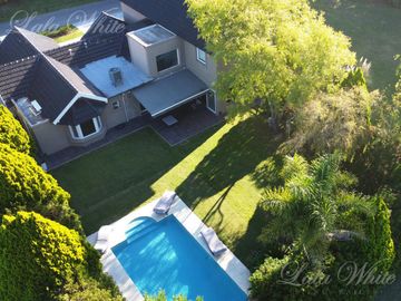 Venta - Casa de 5 amb. en Echeverría del Lago