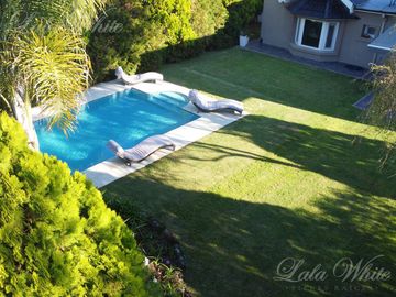 Venta - Casa de 5 amb. en Echeverría del Lago