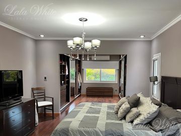 Venta - Casa de 5 amb. en Echeverría del Lago