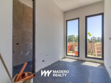 Venta de casa 6 ambientes en El Yacht
