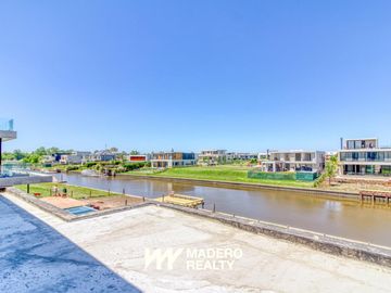 Venta de casa 6 ambientes en El Yacht