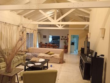 Casa en Country El Paraíso