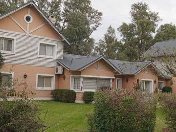 Casa en Country El Paraíso