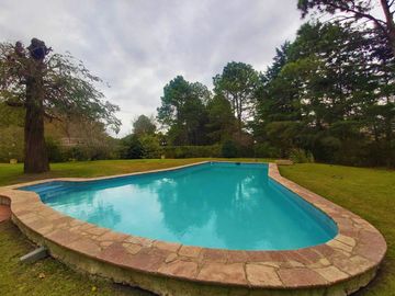 Hermosa Casa Quinta En Venta ¡3.000 m2 de terreno! Barrio Parque Exaltación