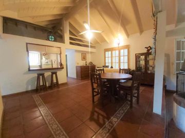 Hermosa Casa Quinta En Venta ¡3.000 m2 de terreno! Barrio Parque Exaltación