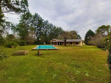 Hermosa Casa Quinta En Venta ¡3.000 m2 de terreno! Barrio Parque Exaltación