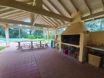 Hermosa Casa Quinta En Venta ¡3.000 m2 de terreno! Barrio Parque Exaltación