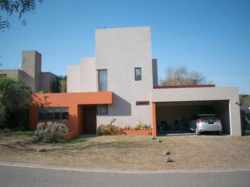 Casa en Terrazas de Villa Allende 3  dormitorios 2 baños Apto Credito