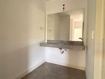 VENTA CON RENTA HASTA JULIO 2026 . Muy buen departamento en Bosque Alto