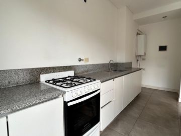 VENTA CON RENTA HASTA JULIO 2026 . Muy buen departamento en Bosque Alto