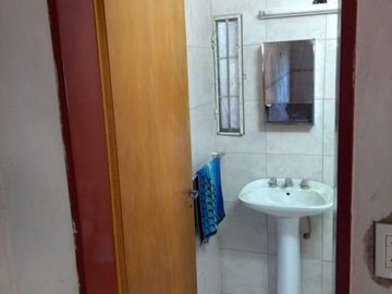 Casa en venta - 4 dormitorios 2 baños - patio - 130 mts2 - Luis Guillon