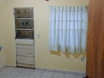 Casa en venta - 4 dormitorios 2 baños - patio - 130 mts2 - Luis Guillon