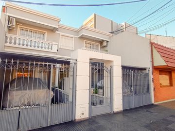 Venta Departamento en Lanús Oeste 3 ambientes con baño y toilette