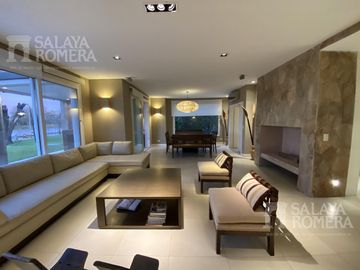 Excelente Casa  de 5 Ambientes  Isla Santa Monica